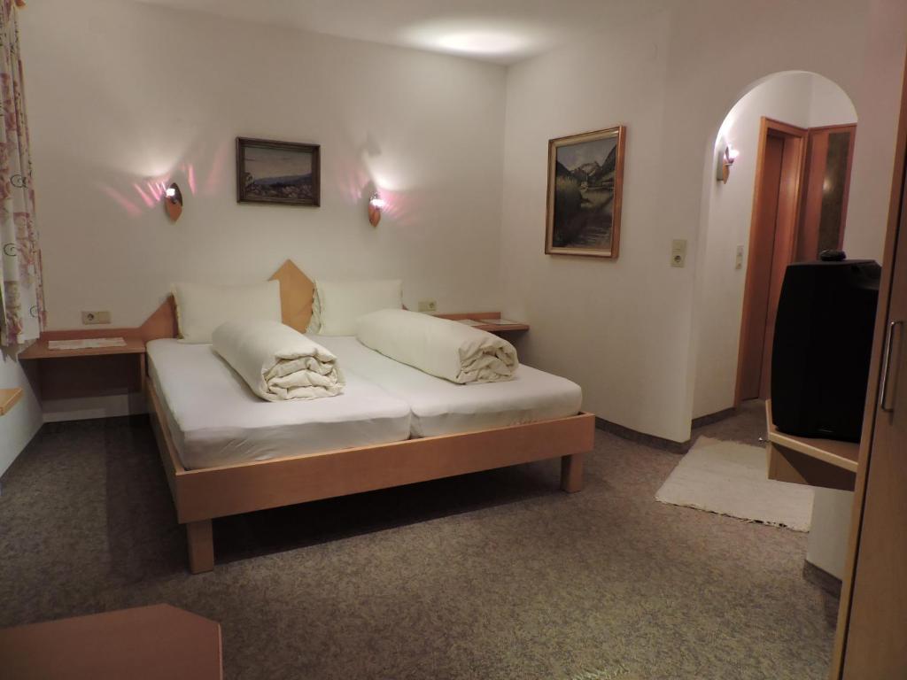 Pension Wallnoefer Hotel Mieming Room photo